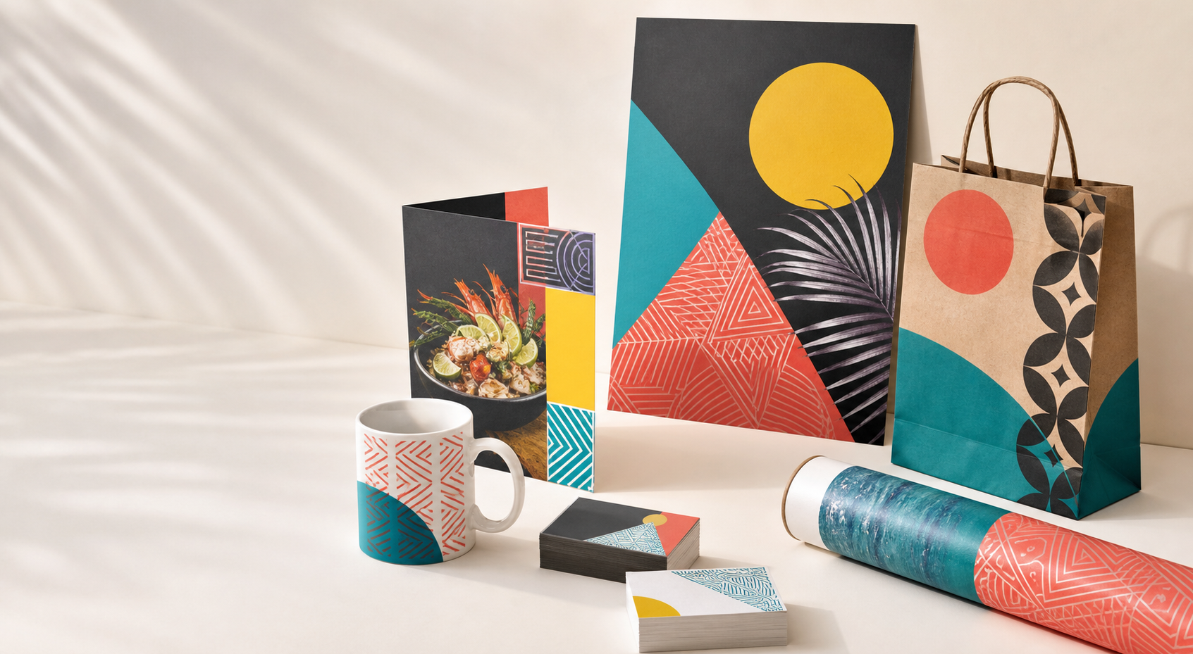Conjunto de materiais personalizados com padrões contemporâneos inspirados em Moçambique